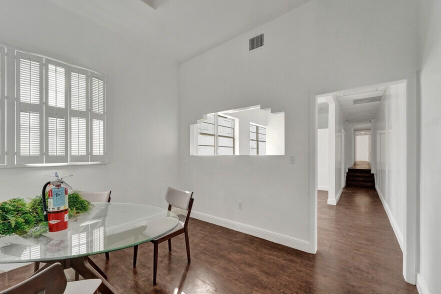 More Photos Of 702-708 71st St, Miami Beach Storefront Retail Office For Lease