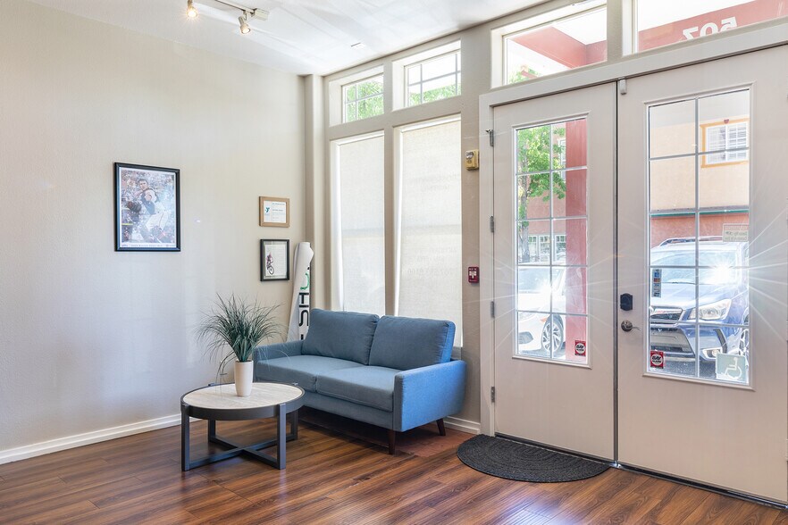 More Photos Of 220 Windsor River Rd, Windsor Apartments For Sale