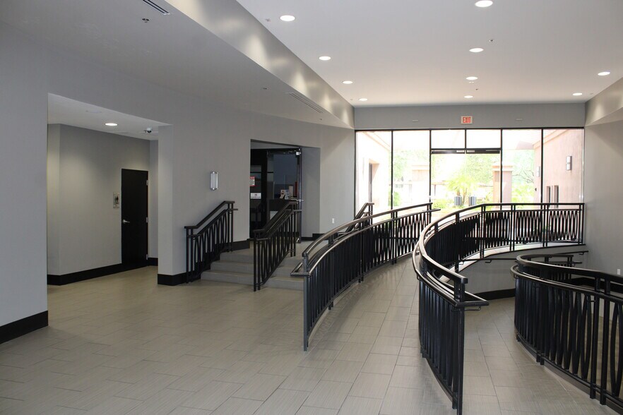 More Photos Of 8525 E Pinnacle Peak Rd, Scottsdale Office For Lease