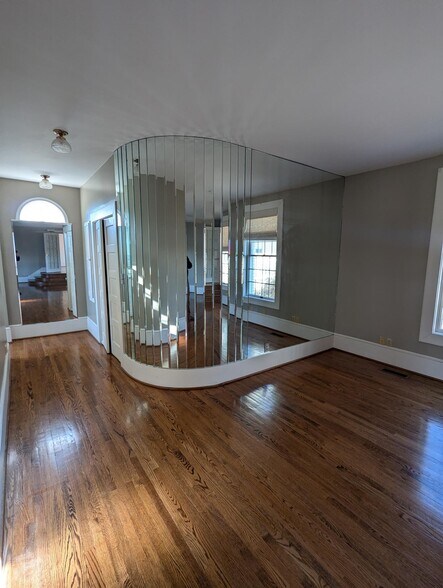 More Photos Of 4059 Lowry Rd, Goode Specialty For Sale