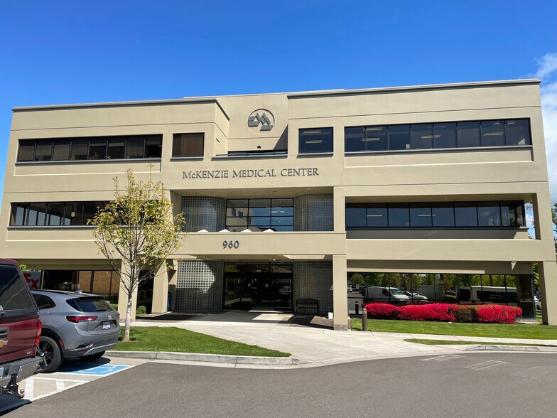 More Photos Of 960 16th St, Springfield Medical For Lease