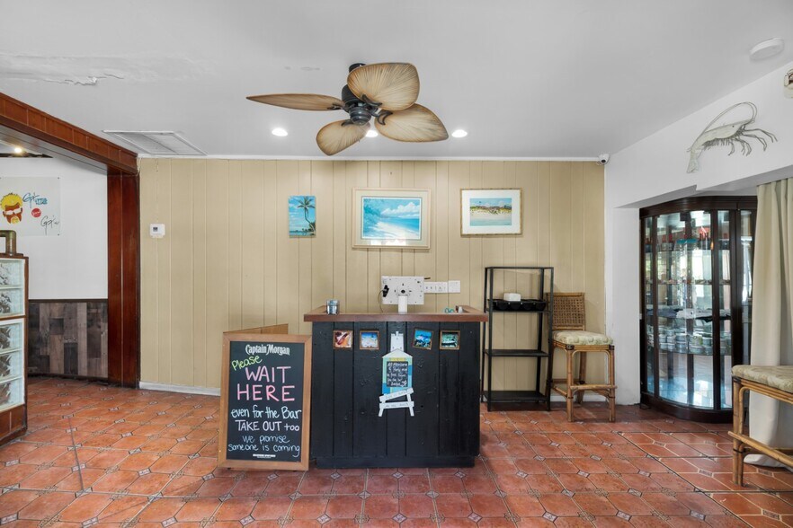More Photos Of 81901 Overseas Hwy, Islamorada Restaurant For Sale