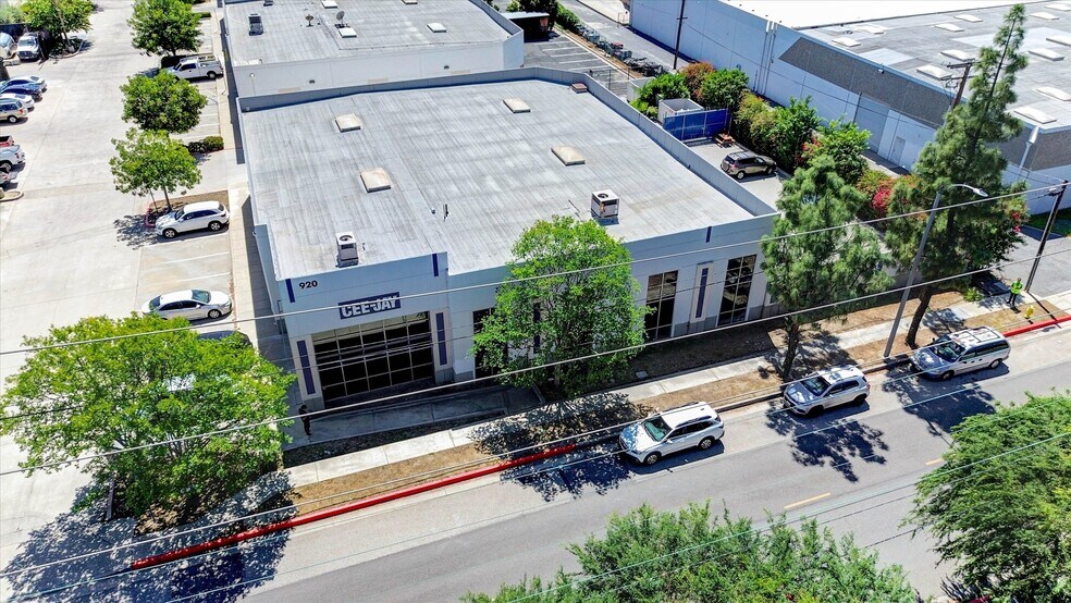 More Photos Of 920 W 10th St, Azusa Warehouse For Sale