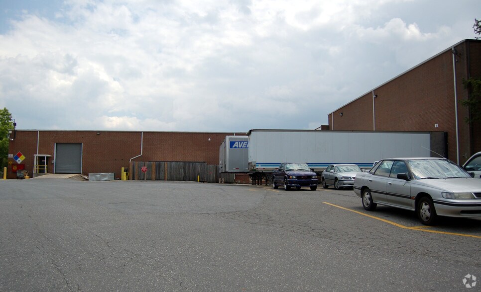 More Photos Of 1228 Isley Dr, Gastonia Warehouse For Lease