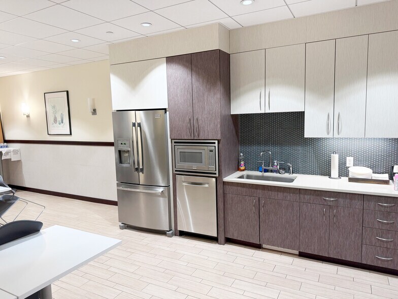 More Photos Of 1 Lakeshore Ctr, Bridgewater Office For Lease