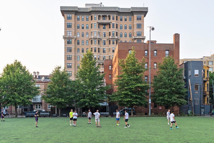 More Photos Of 1616 P St NW, Washington Office For Lease