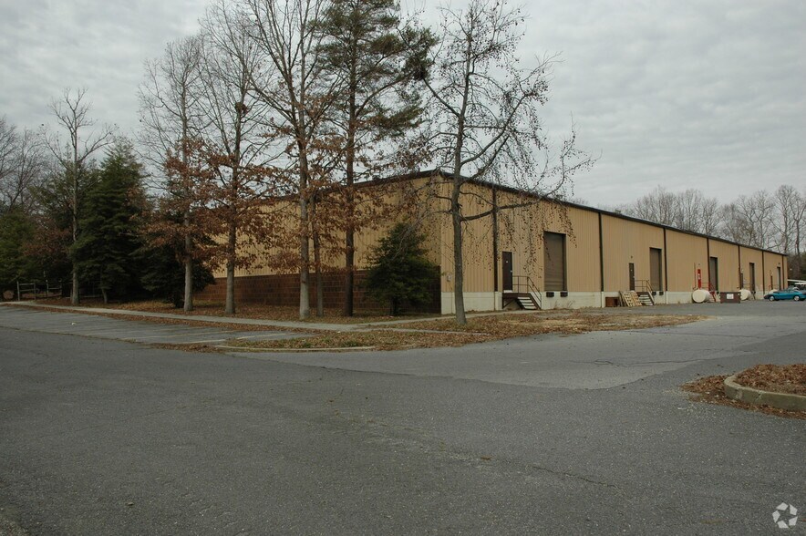 More Photos Of 109 Post Office Rd, Waldorf Flex For Lease