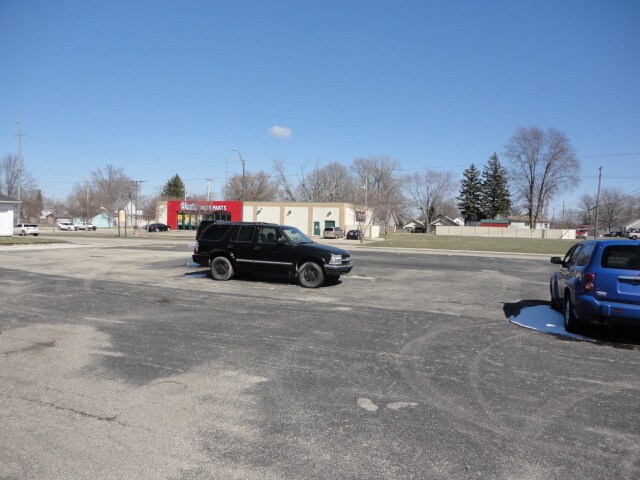 More Photos Of 2821 S Madison St, Muncie General Retail For Lease