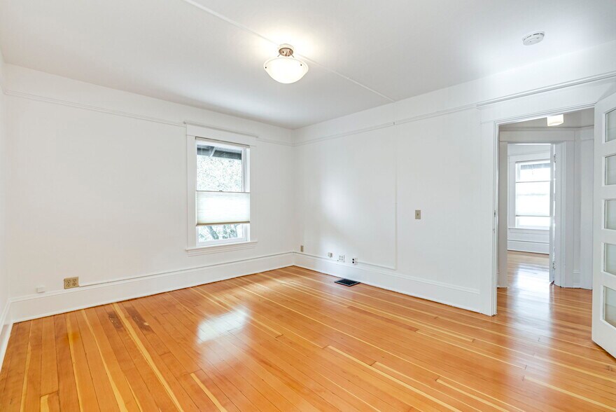 More Photos Of 1825 SE 7th Ave, Portland Loft Creative Space For Sale