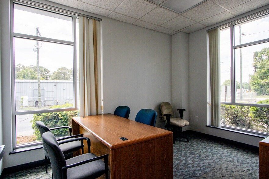 More Photos Of 297 Industrial Dr, Lexington Light Distribution For Lease