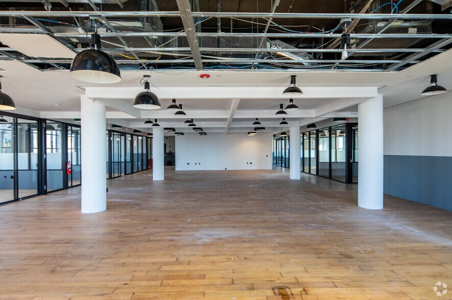 More Photos Of 35-37 36th St, Long Island City Office For Lease