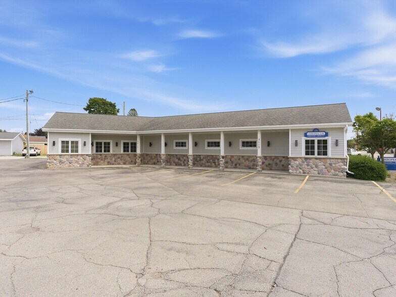 Primary Photo Of 3009 Forest Ave, Two Rivers Specialty For Lease