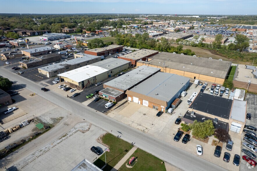More Photos Of 4700 W 137th St, Crestwood Warehouse For Lease