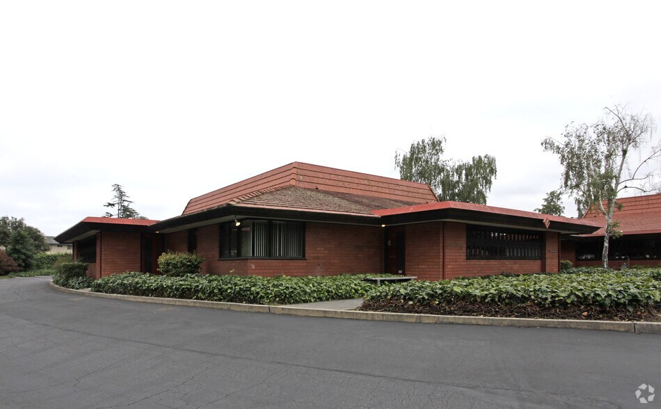 Primary Photo Of 550 Water St, Santa Cruz Medical For Lease
