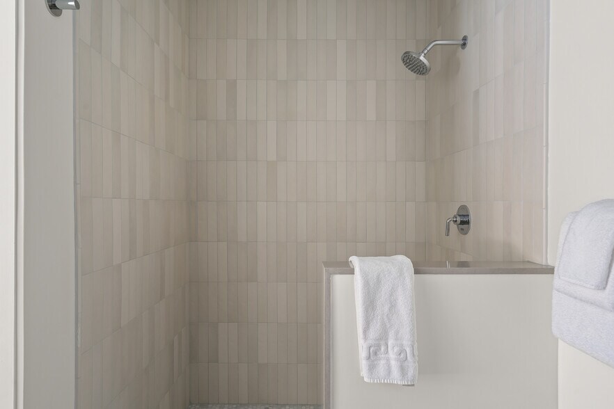 More Photos Of 310 Johnson St, Santa Fe Specialty For Sale