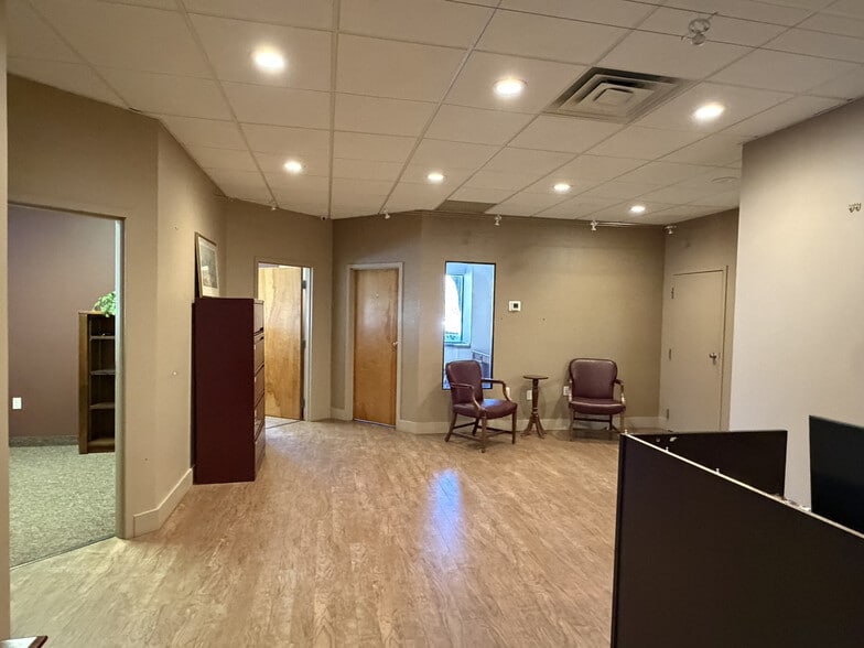 More Photos Of 6 Blackstone Valley Pl, Lincoln Office For Sale