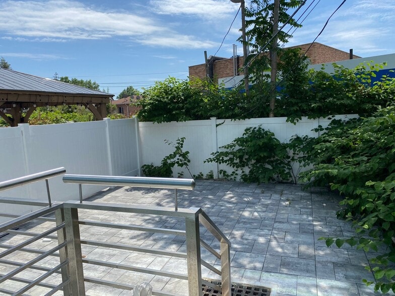 More Photos Of 61-10 182nd St, Fresh Meadows Storefront For Lease