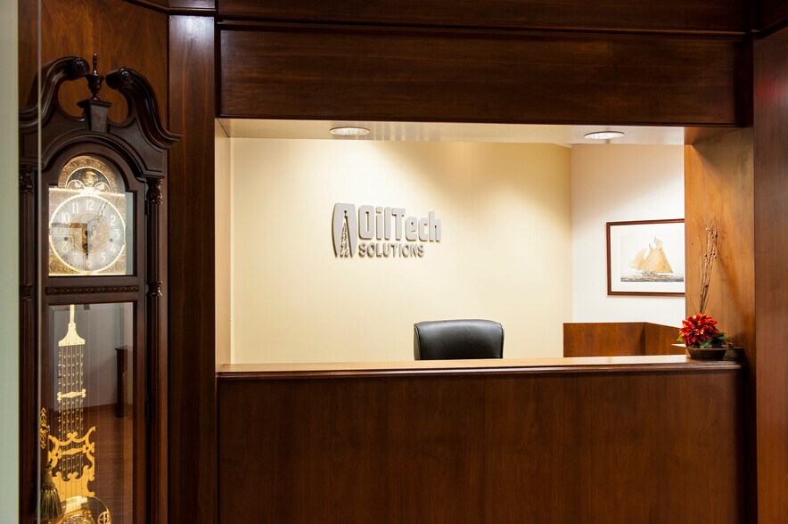 More Photos Of 15425 N I-45, Houston Office For Sale