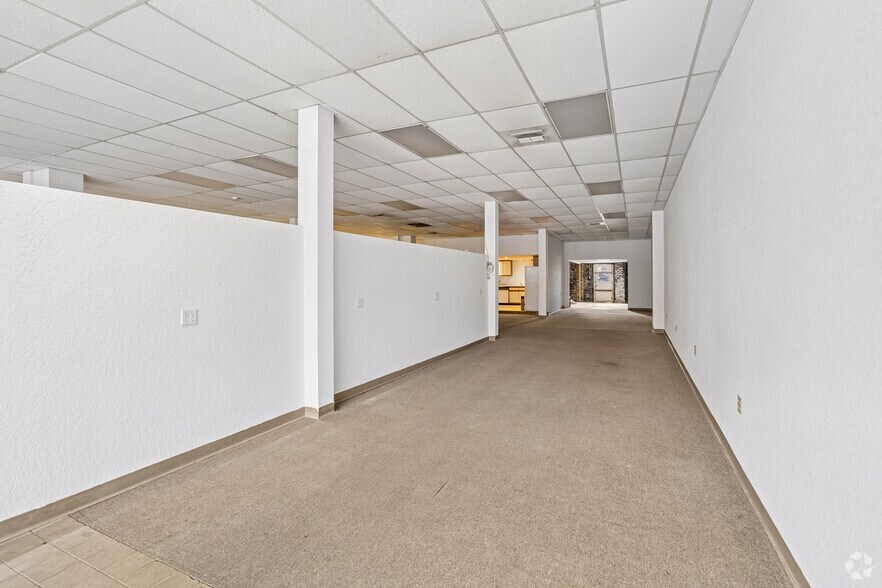 More Photos Of 523-533 4th St, Bremerton Storefront For Lease
