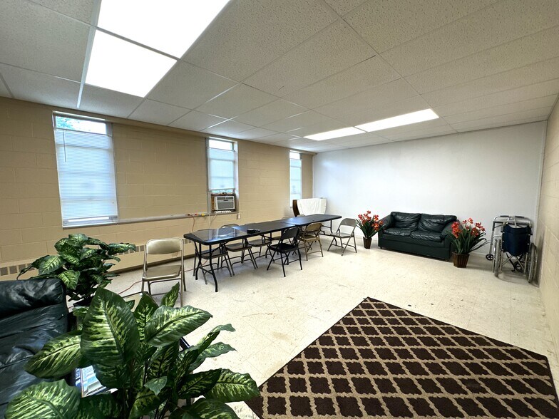 More Photos Of 1496 Swinger Dr, Dayton Religious Facility For Sale