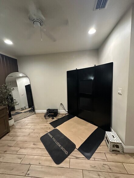 More Photos Of 2015 Fruitville Rd, Sarasota Loft Creative Space For Lease