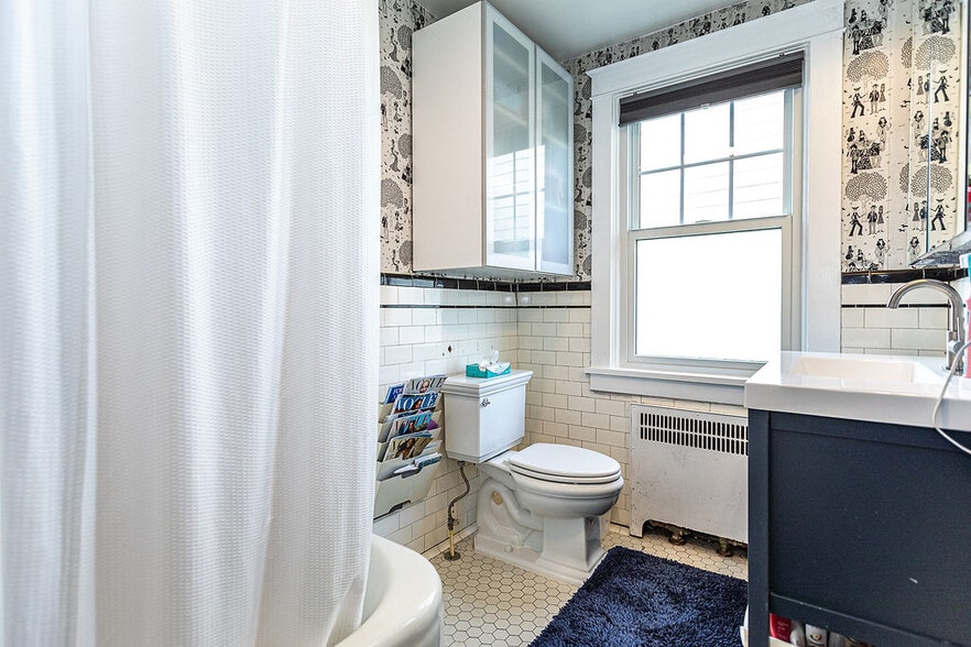 More Photos Of 404 Allegheny Ave, Towson Office For Sale