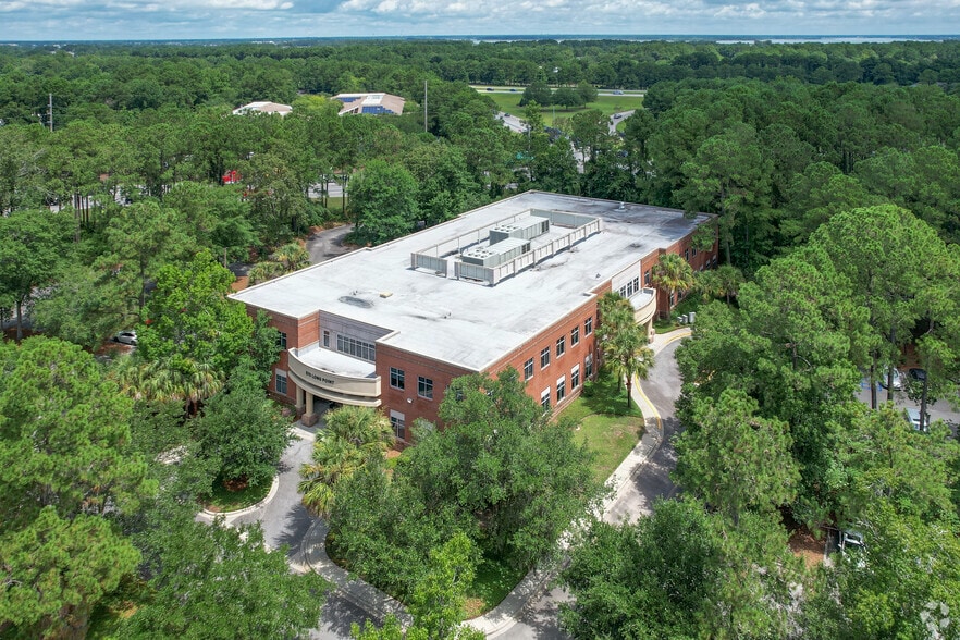 More Photos Of 570 Long Point Rd, Mount Pleasant Medical For Lease