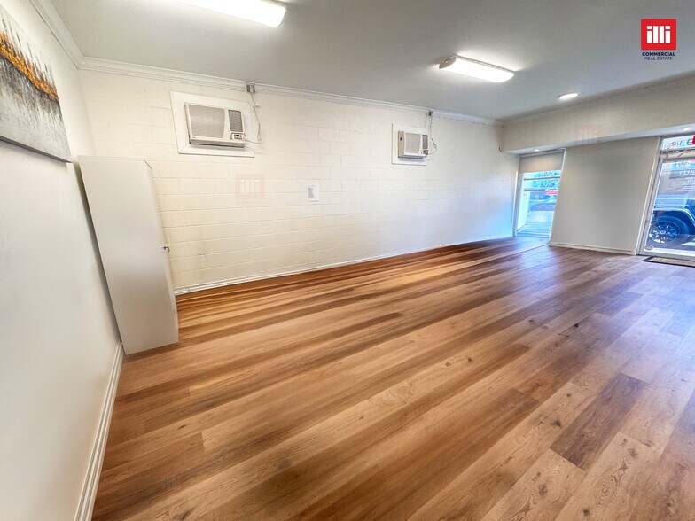 More Photos Of 18159-18161 Parthenia St, Northridge Freestanding For Lease