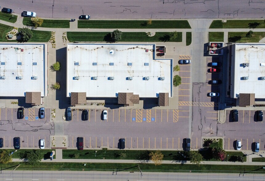 More Photos Of 2320 S Marion Rd, Sioux Falls Health Club For Lease