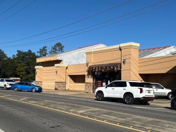 Primary Photo Of 311 S Range Ave, Denham Springs General Retail For Lease