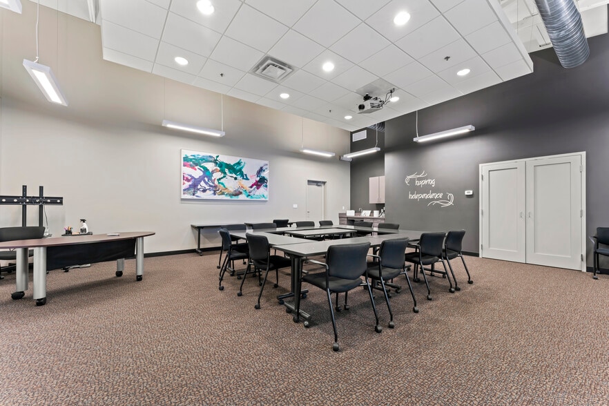 More Photos Of 2200 2nd St SW, Rochester Office For Sale