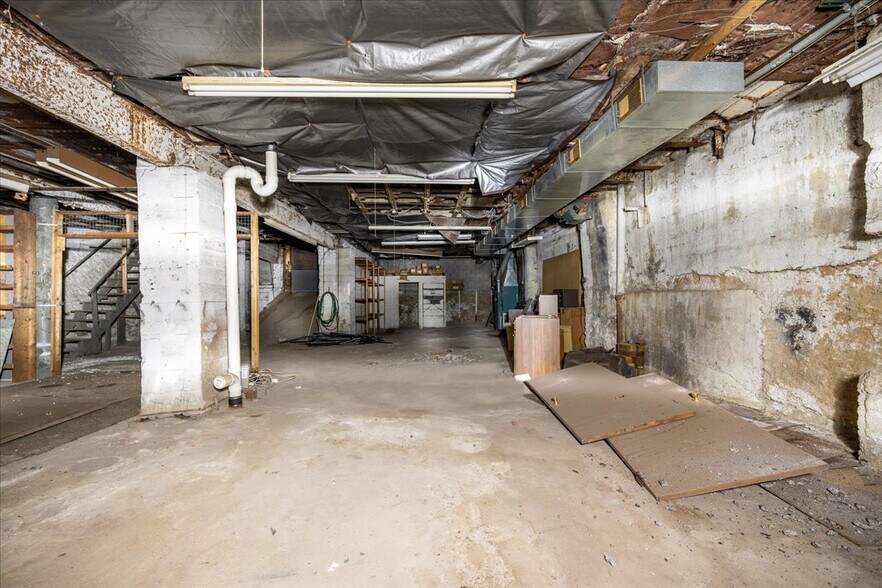 More Photos Of 4568 Penn Ave, Pittsburgh Warehouse For Sale