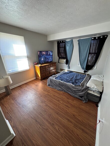 More Photos Of 509 Last Resort Ct, Cumberland Multifamily For Sale