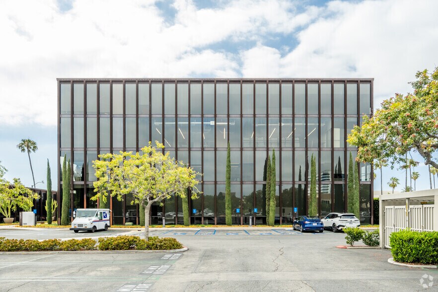 More Photos Of 18650 MacArthur Blvd, Irvine Office For Lease