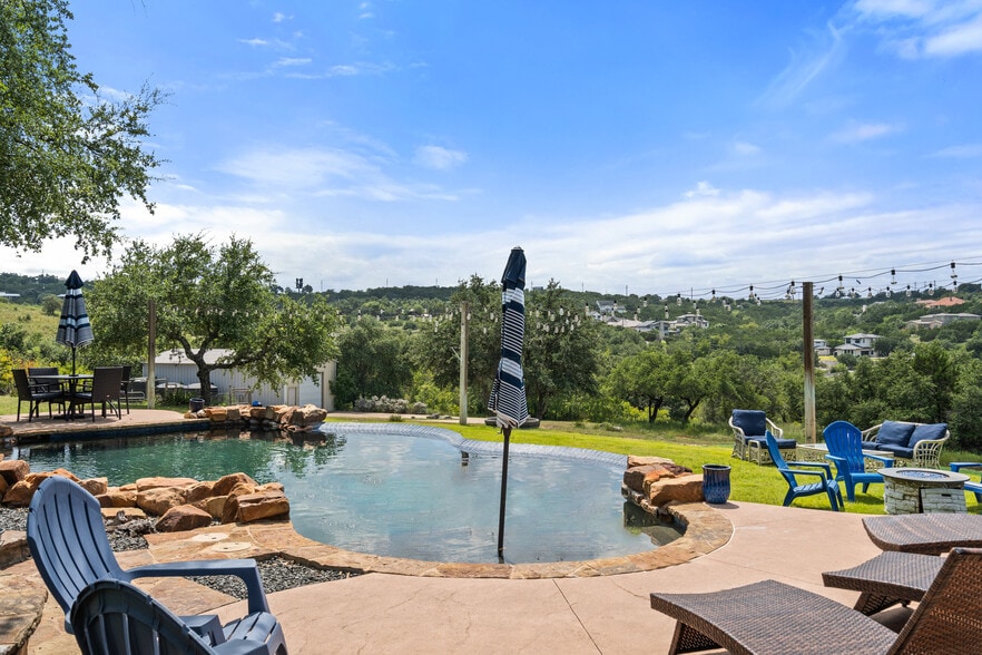 More Photos Of 4607 R O Dr, Spicewood Lodge Meeting Hall For Sale