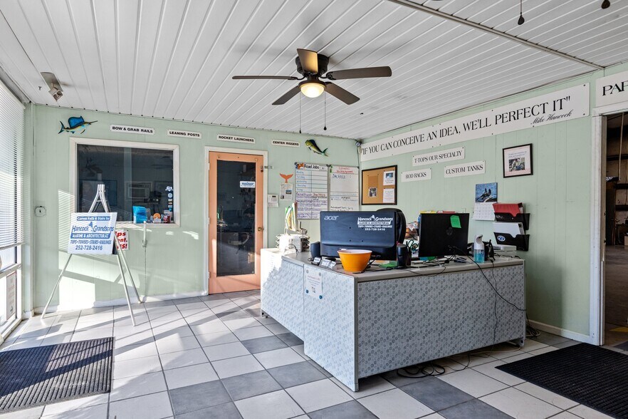 More Photos Of 971 Harkers Island Rd, Beaufort Light Distribution For Sale