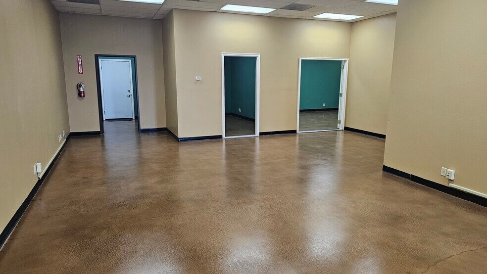 More Photos Of 1115 S Taylor Ave, Montebello Truck Terminal For Lease