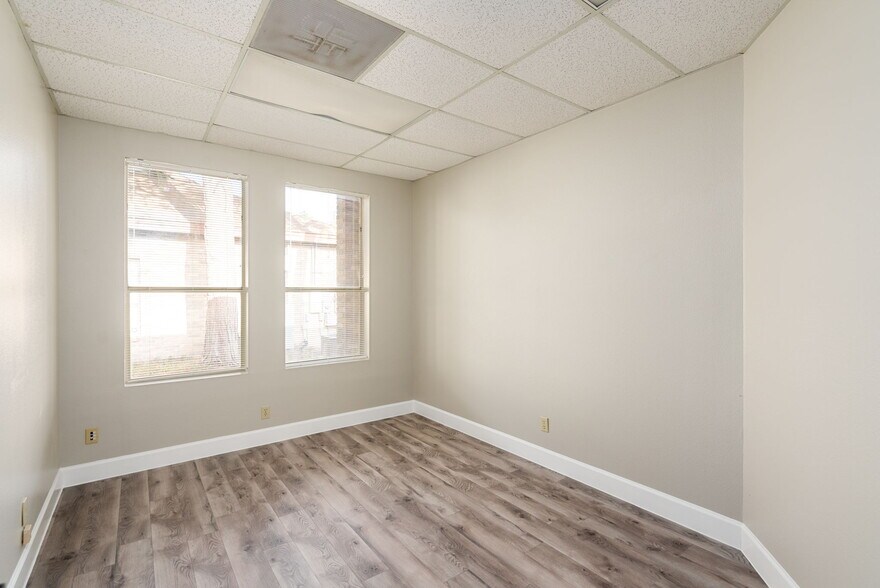 More Photos Of 8627 Cinnamon Creek Dr, San Antonio Medical For Lease