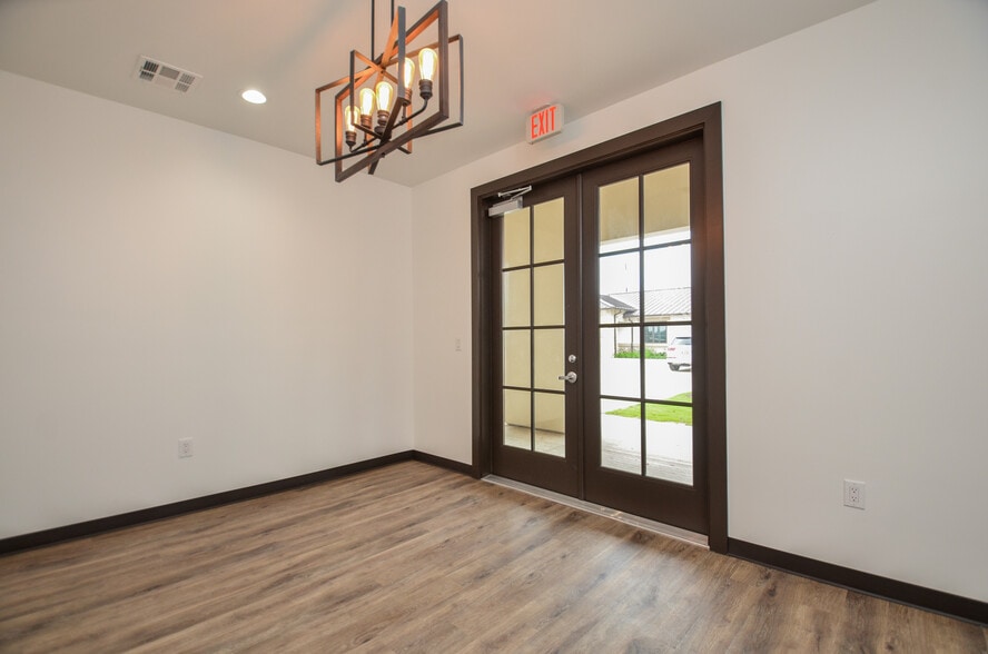 More Photos Of 800 Bonaventure Way, Sugar Land Medical For Sale