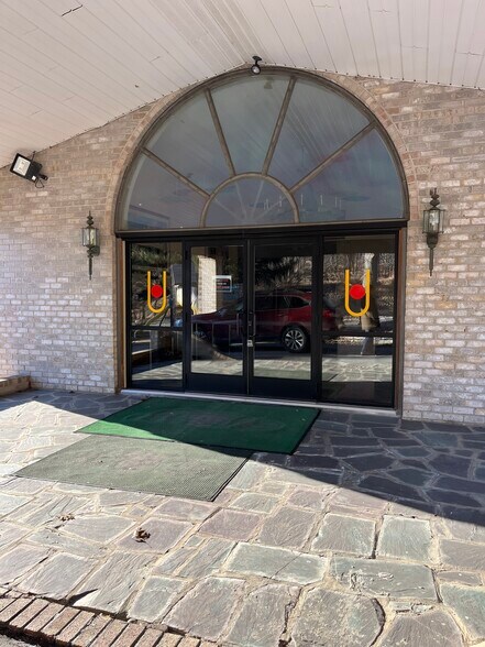 More Photos Of 4166 Lower Saucon Rd, Hellertown Specialty For Sale