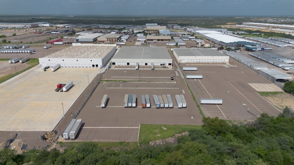 More Photos Of 14701 Atlanta Dr, Laredo Distribution For Lease