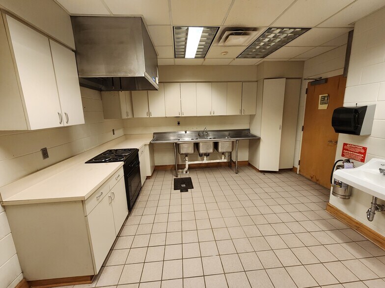 More Photos Of 301 21st Ave S, Birmingham Schools For Lease