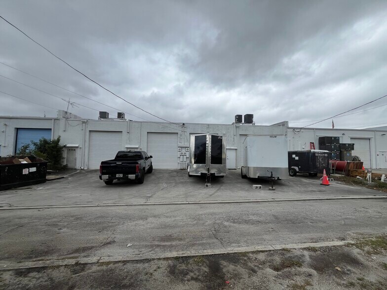 More Photos Of 1114-1118 N G St, Lake Worth Flex For Sale