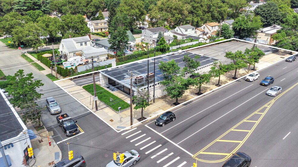 More Photos Of 267 Old Country Rd, Carle Place Bank For Lease