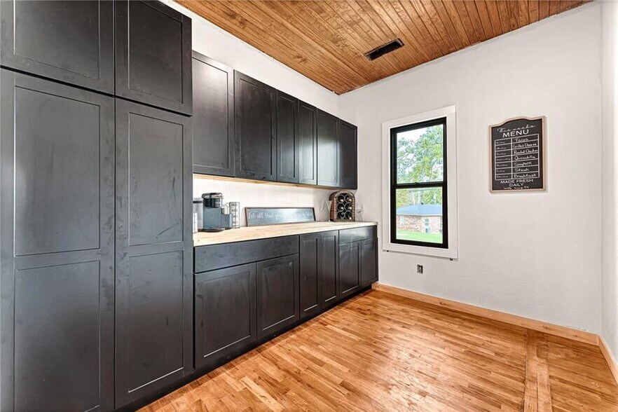 More Photos Of 510 E Madison Ave, Berryville Religious Facility For Sale