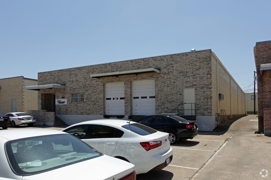 More Photos Of 3328 Towerwood Dr, Farmers Branch Industrial For Sale