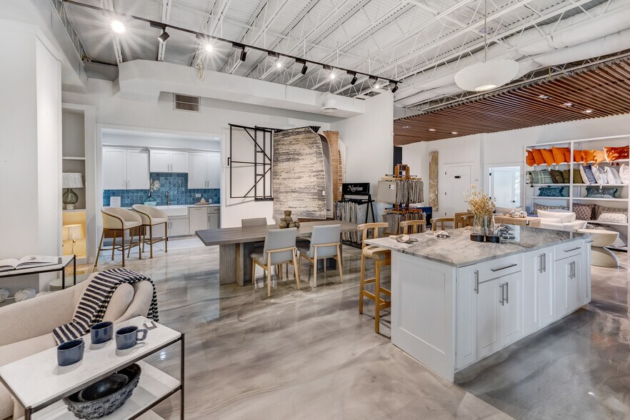 More Photos Of 12870 US Hwy 98, Miramar Beach Showroom For Sale