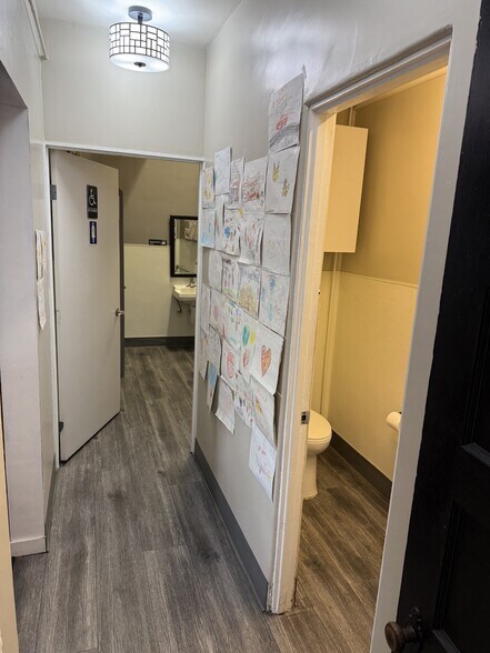 More Photos Of 4475 Ingraham St, San Diego Storefront For Lease