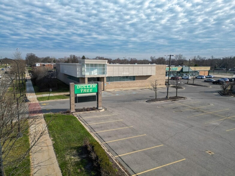 More Photos Of 13550 W 9 Mile Rd, Oak Park Freestanding For Lease