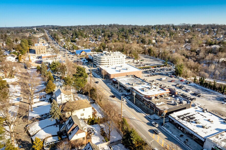 More Photos Of 1516-1524 Northern Blvd, Manhasset Freestanding For Lease